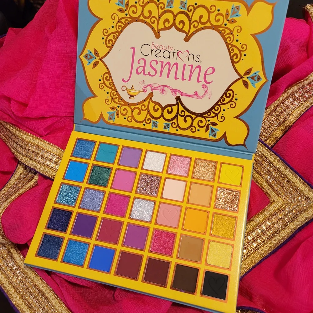 Beauty Creations Jasmine Eyeshadow palette